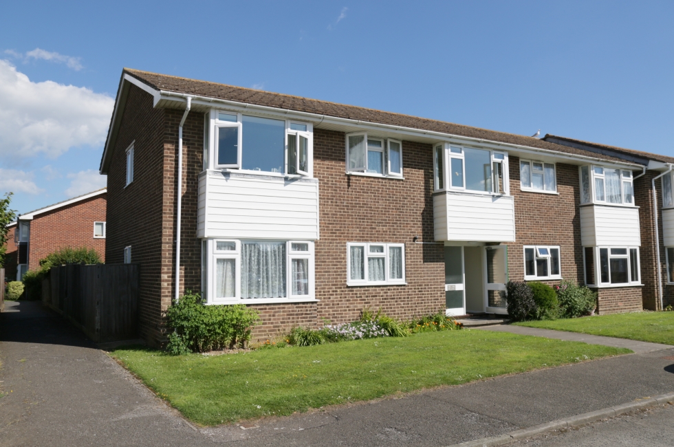 Property for Sale, East Wittering 12 Foxwarren Close Baileys Estate